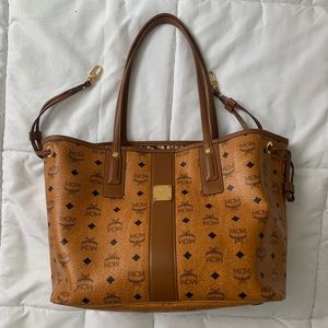 Mcm Reversible Liz Shopper in Visetos